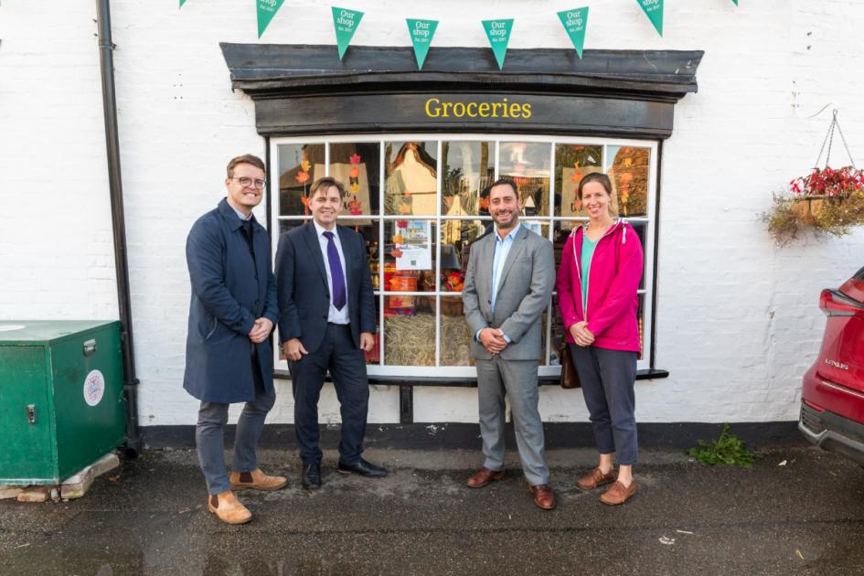 Cambridgeshire mayor visits Houghton and Wyton village shop 